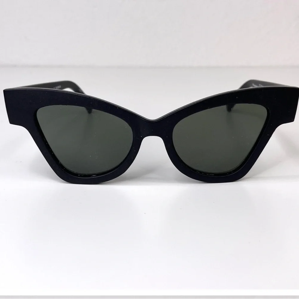 LE SPECS Hourgrass NEW Black Matte Cat Eye Sunglasses